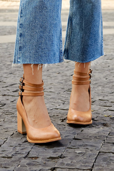 Lorna - Smooth sandals with ankle strap and chunky heel