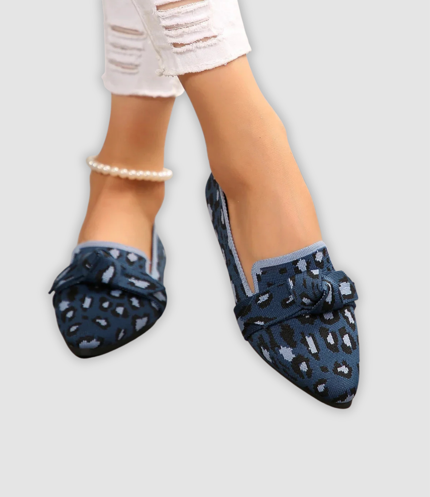 Olives - Comfortable knitted loafers with bow detail