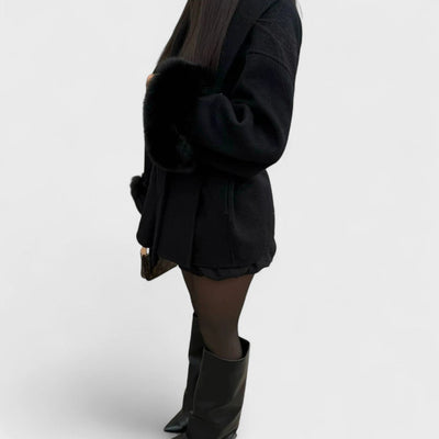 Woolcat – Elegant coat with eco-fur details