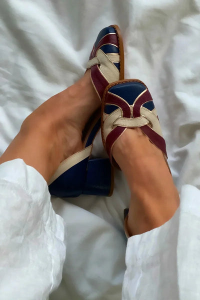 TRI-COLOR SLIP-ON FLATS